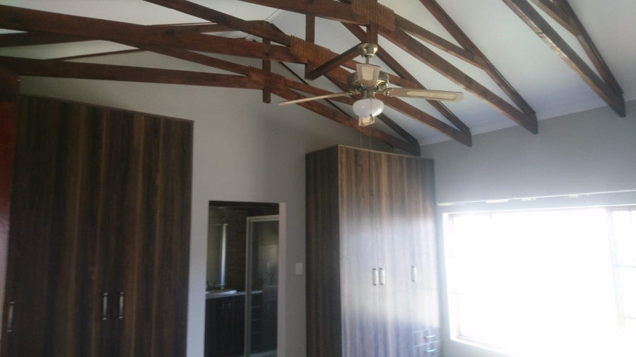 To Let 3 Bedroom Property for Rent in Hillside Free State